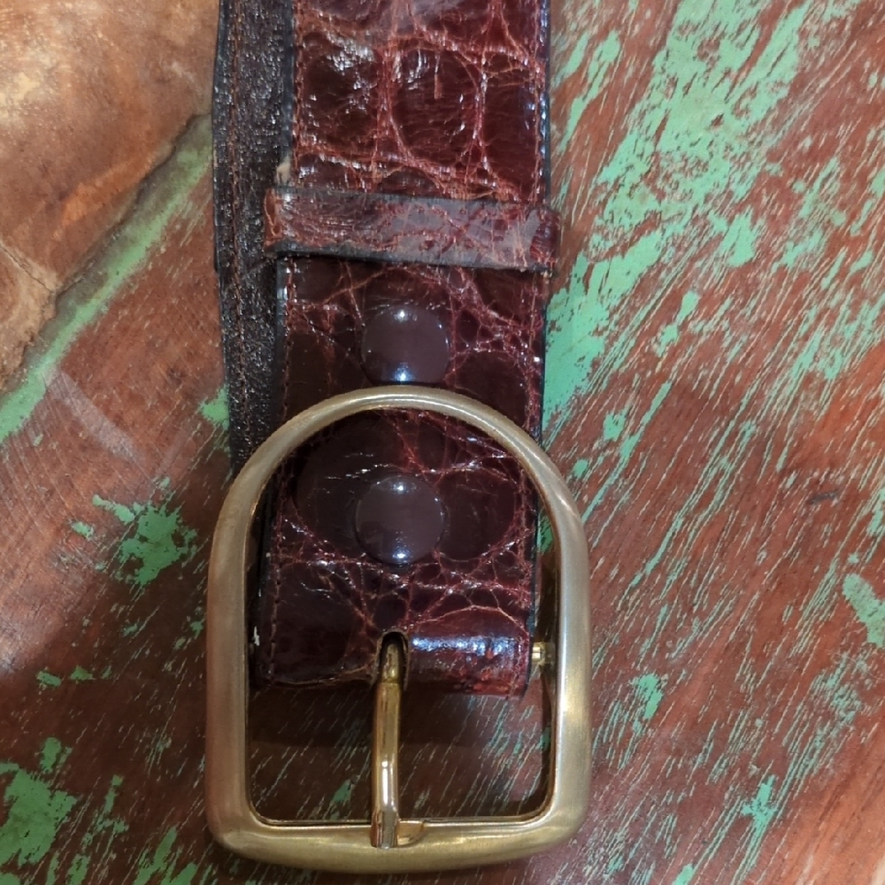 Elegant Brown Leather Belt with Gold Buckle